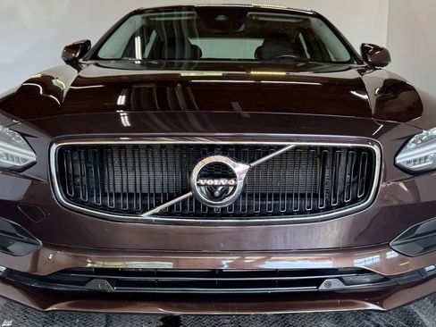 Used 2018 Volvo S90 T5 Momentum w/ Convenience Package image 3