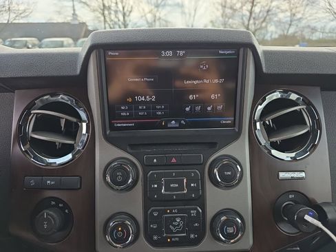 Used 2013 Ford F250 Lariat w/ Lariat Ultimate Pkg image 9