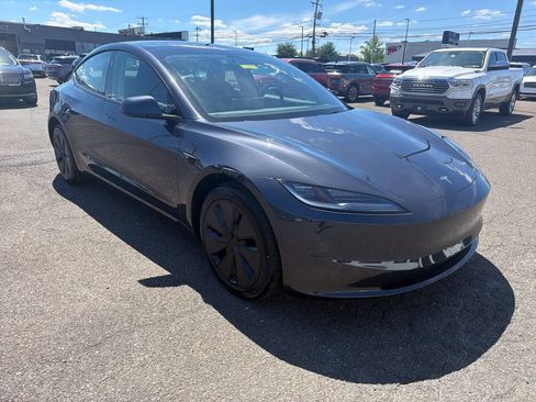 Used 2025 Tesla Model 3 RWD image 7