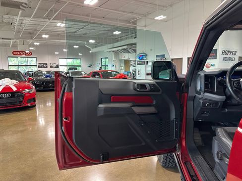 Used 2021 Ford Bronco Black Diamond AWD/4WD image 12