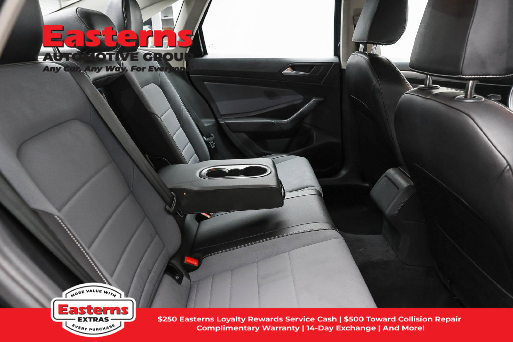 Used 2025 Volkswagen Jetta SE FWD image 23