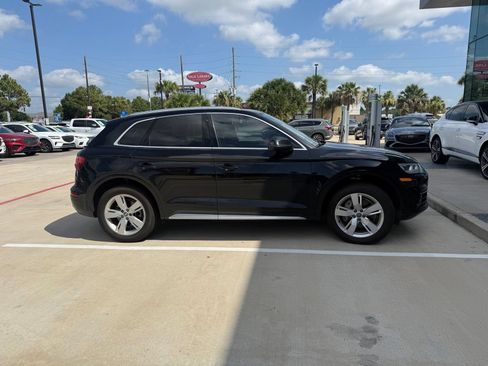 Used 2018 Audi Q5 Premium Plus w/ Premium Plus Package AWD/4WD image 3