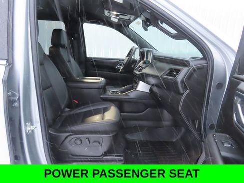 Used 2024 Chevrolet Suburban LT w/ Luxury Package image 24
