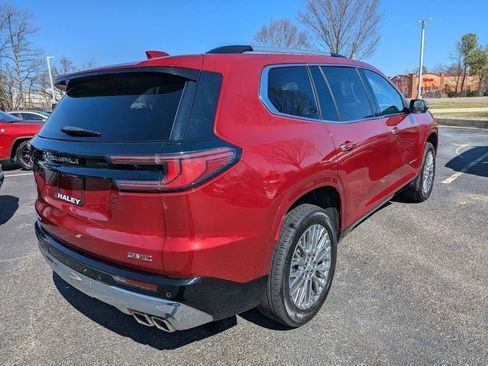 Used 2025 GMC Acadia Denali w/ LPO, Floor Liner Package image 8
