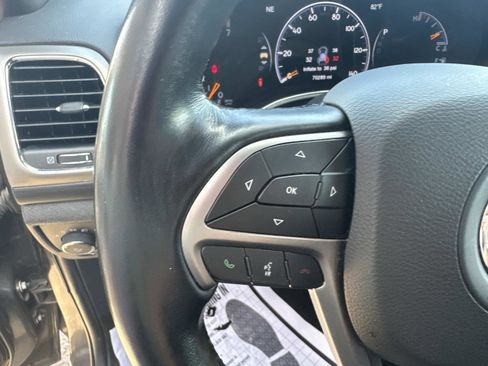 Used 2021 Jeep Grand Cherokee Laredo X image 22