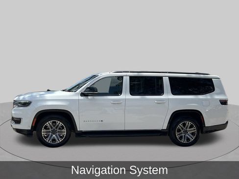 Used 2024 Jeep Wagoneer L Series II w/ Flexible Seating Group AWD/4WD image 2