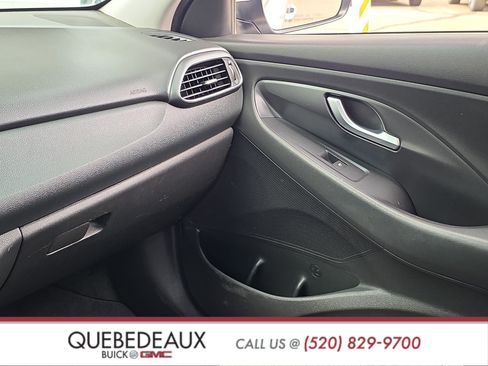Used 2018 Hyundai Elantra GT FWD image 21