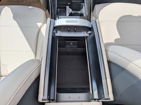 New 2026 Mercedes-Benz C 300 4MATIC Sedan image 14