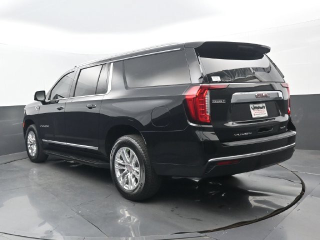 Used 2023 GMC Yukon XL SLT w/ SLT Premium Package RWD image 3