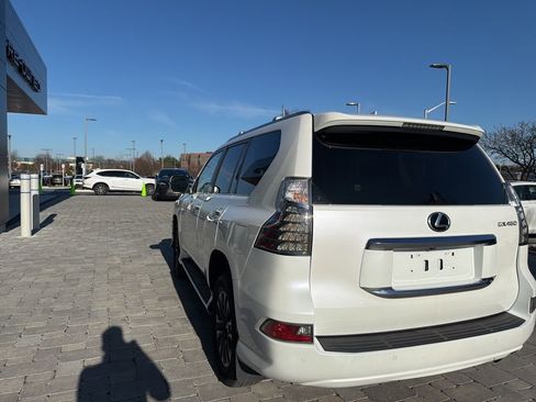 Used 2022 Lexus GX 460 Premium w/ Premium Plus Package image 18