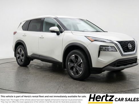 Used 2025 Nissan Rogue SV image 1