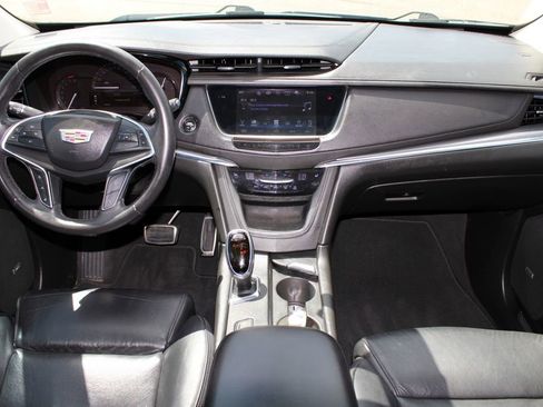 Used 2017 Cadillac XT5 Luxury w/ Driver Awareness Package FWD image 7