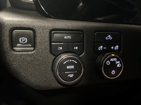 Used 2023 Chevrolet Silverado 1500 LT AWD/4WD image 15