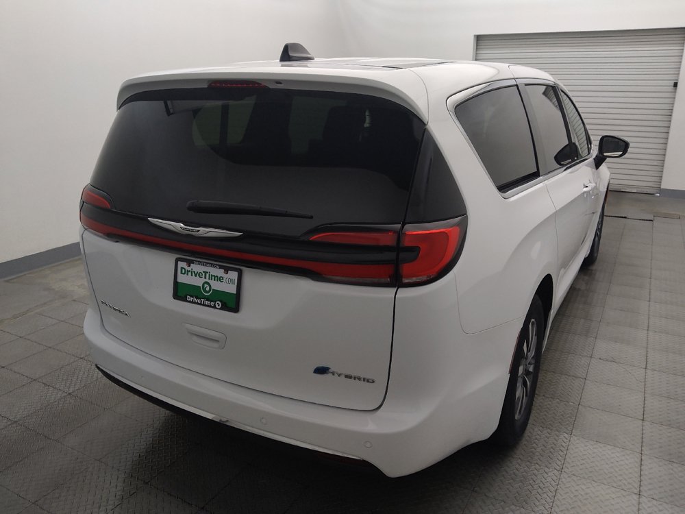 Used 2024 Chrysler Pacifica Limited FWD image 7