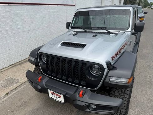 Used 2023 Jeep Gladiator Mojave w/ LED Lighting Group AWD/4WD image 3