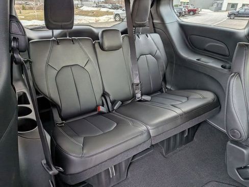 New 2026 Chrysler Pacifica Select image 27