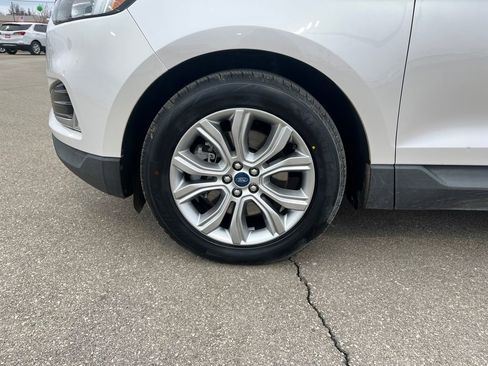 Used 2019 Ford Edge Titanium w/ Cold Weather Package image 29