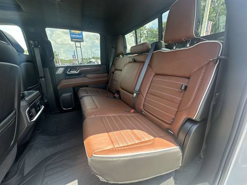 Used 2024 GMC Sierra 2500 Denali Ultimate AWD/4WD image 18