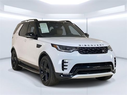 Used 2025 Land Rover Discovery Dynamic SE image 9