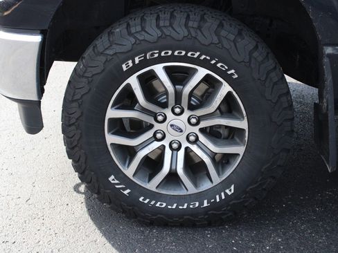 Used 2021 Ford F150 Lariat w/ FX4 Off-Road Package image 10