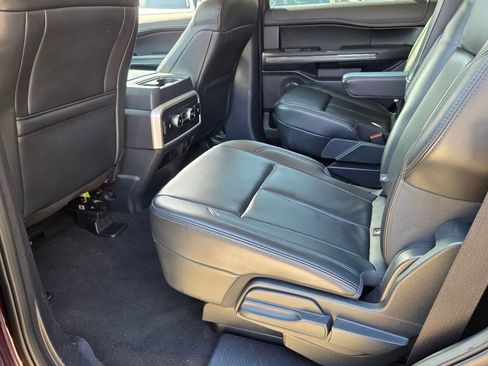 Used 2024 Ford Expedition XLT image 13