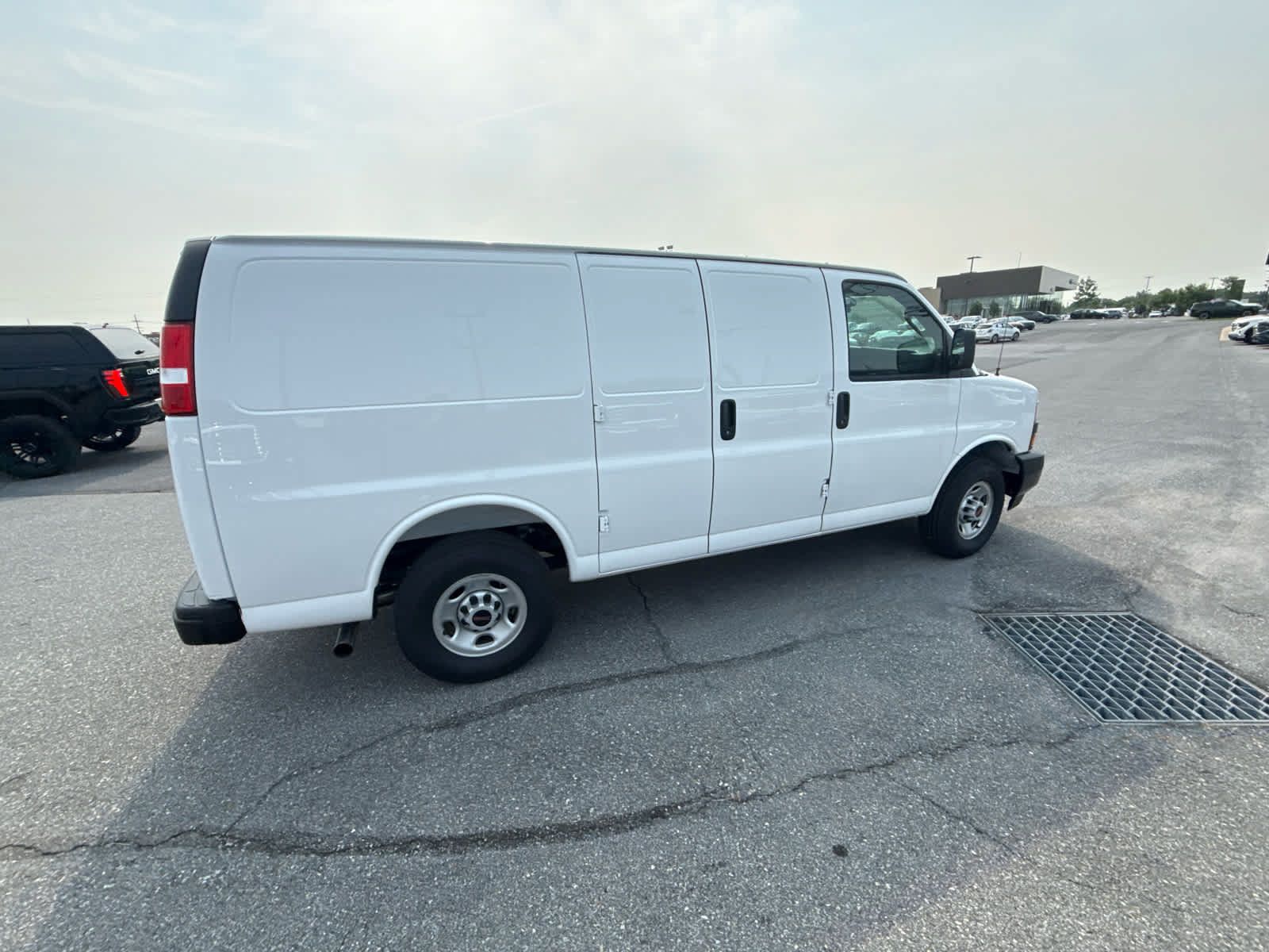 New 2026 GMC Savana 2500 w/ Driver Convenience Package RWD image 22