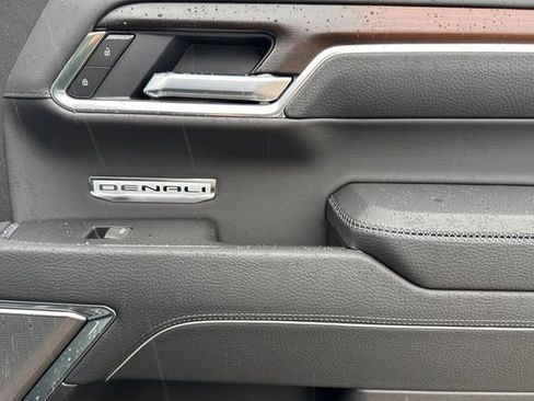 New 2026 GMC Sierra 1500 Denali w/ Denali Reserve Package image 18
