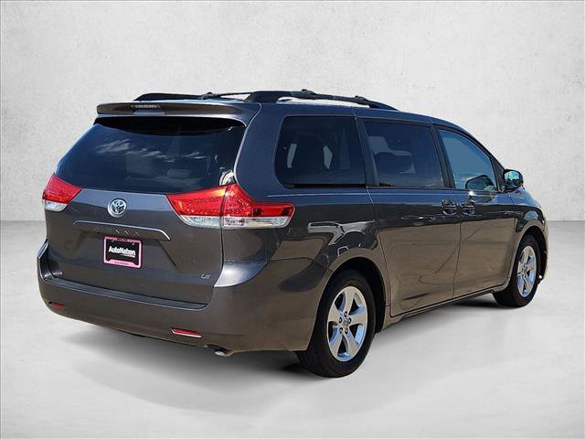 Used 2014 Toyota Sienna LE FWD image 5