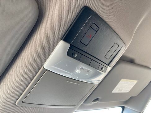 Used 2025 Nissan Rogue SV image 29