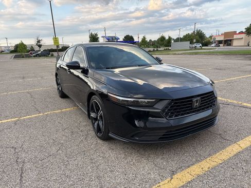 Used 2023 Honda Accord Sport image 16