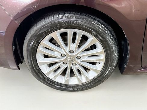 Used 2013 Toyota Avalon XLE Touring FWD image 40