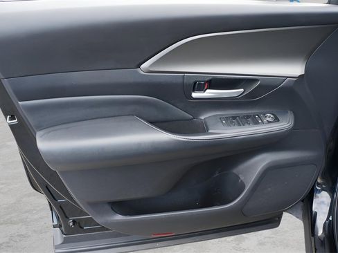 Used 2024 Toyota Grand Highlander Limited image 15