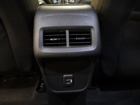 Used 2021 Chevrolet Equinox LT image 30