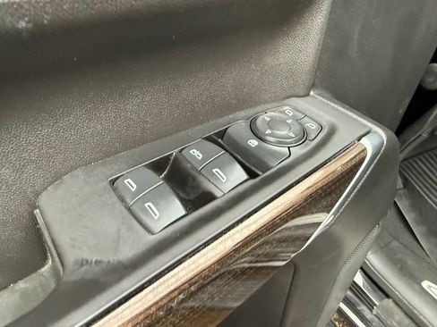 Used 2020 Chevrolet Silverado 1500 LT image 36