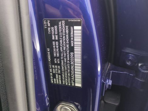 Certified 2022 Porsche Macan AWD/4WD image 29