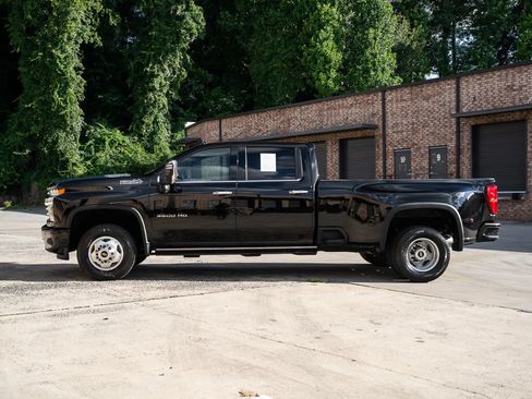 Used 2023 Chevrolet Silverado 3500 High Country AWD/4WD image 4