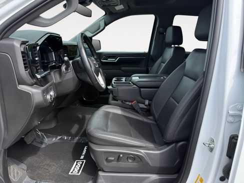 Used 2025 GMC Sierra 1500 SLT RWD image 10