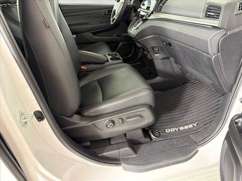 Used 2024 Honda Odyssey Sport image 14