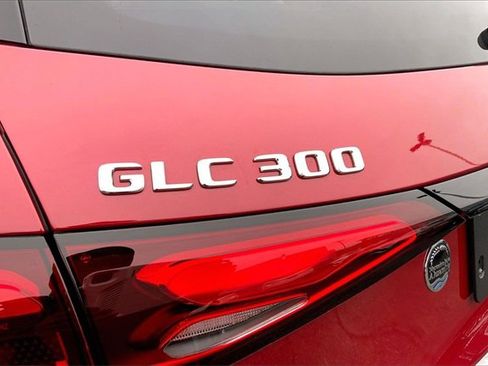 Used 2025 Mercedes-Benz GLC 300 4MATIC image 8