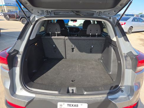 Used 2024 Chevrolet TrailBlazer LT FWD image 19