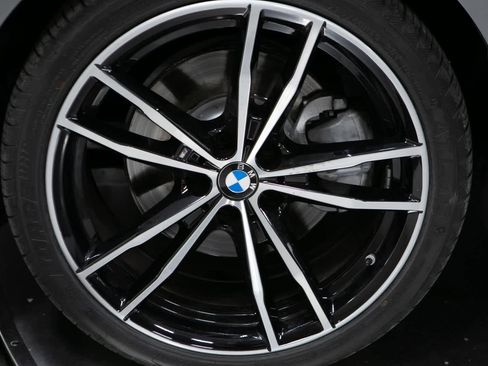 Used 2023 BMW 330i Sedan w/ M Sport Package image 11