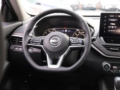 Certified 2025 Nissan Altima 2.5 SV w/ SV Premium Package FWD image 26