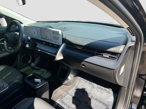 Used 2023 Hyundai Ioniq 5 Limited image 32