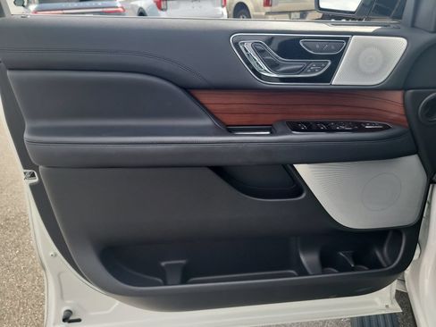 Certified 2023 Lincoln Navigator L Reserve AWD/4WD image 16