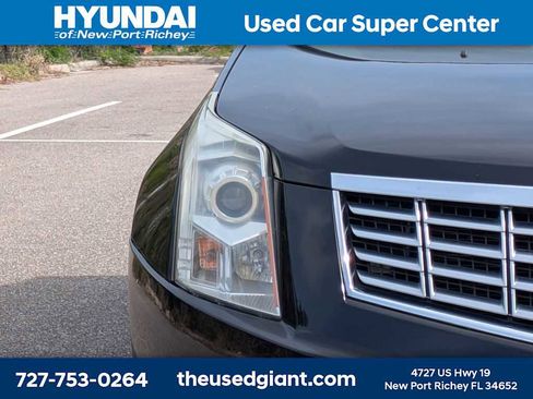 Used 2016 Cadillac SRX Luxury w/ Driver Awareness Package AWD/4WD image 9