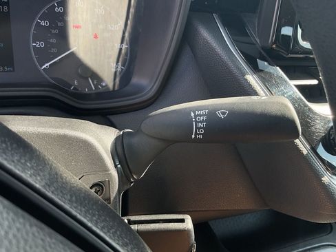 Used 2025 Toyota Corolla LE FWD image 37