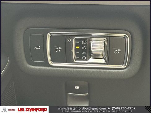 Used 2024 Lincoln Nautilus Premier AWD/4WD image 27