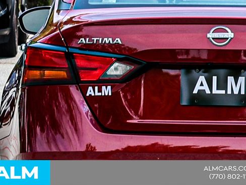 Used 2025 Nissan Altima 2.5 SV FWD image 14