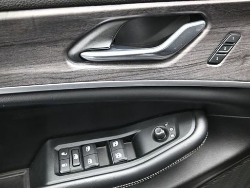 Used 2024 Jeep Grand Cherokee L Limited w/ Luxury Tech Group II image 20