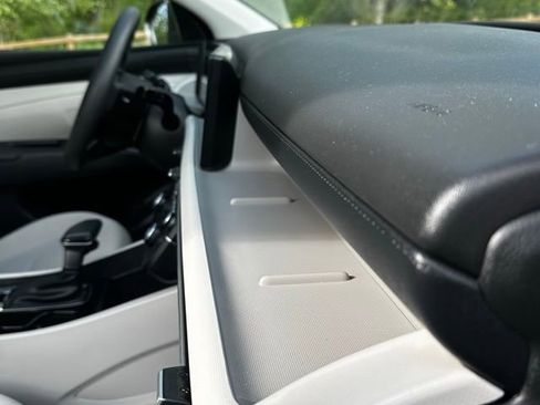 Certified 2025 Hyundai Tucson SE AWD/4WD image 19